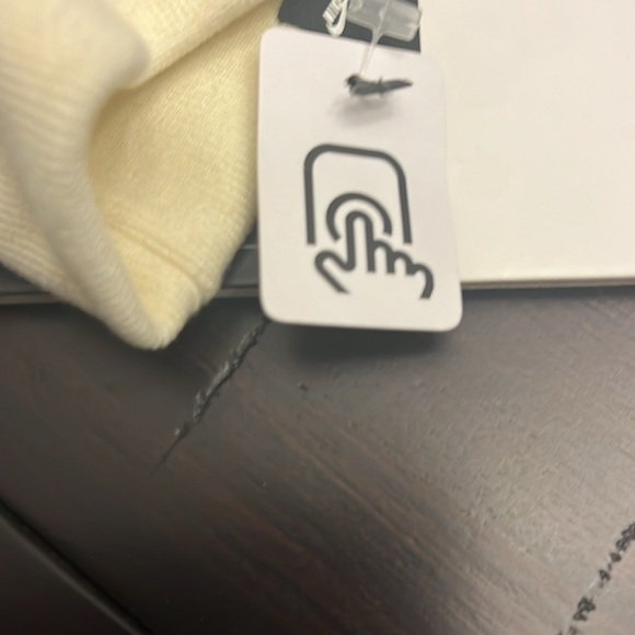 Nike Club Fleece Gloves new cream black Touchscreen Women’s Size Medium - Picture 7 of 11